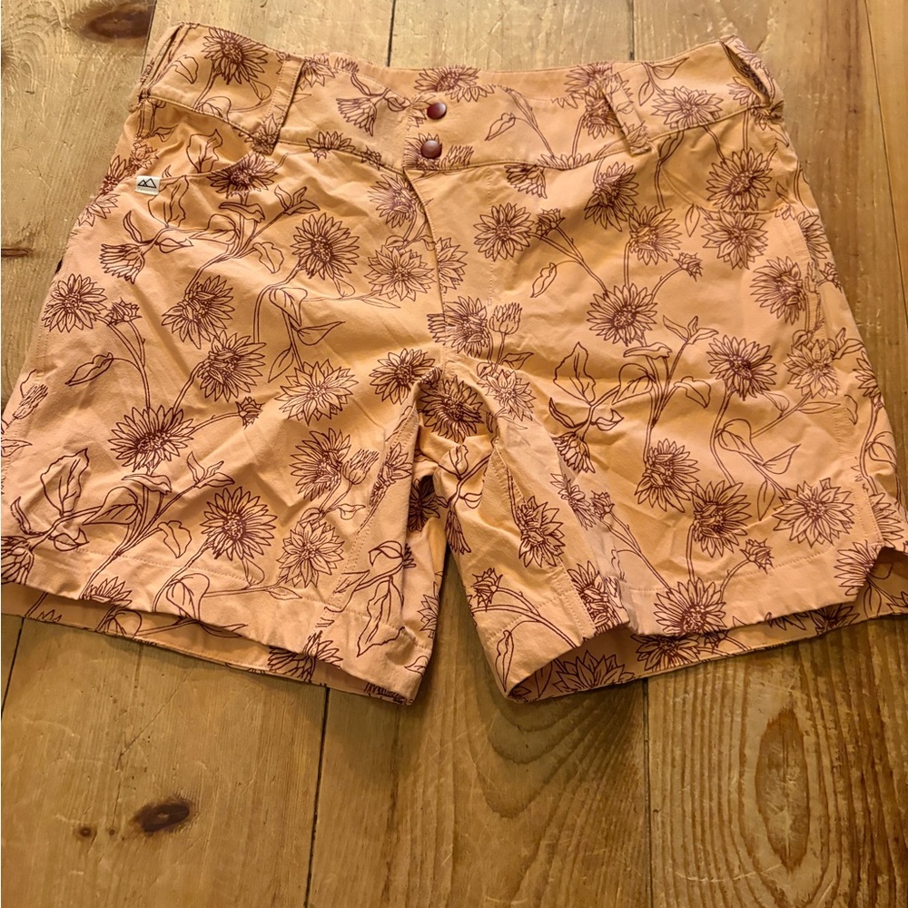 Wild rye Floral Print peach and maroon print Women's Athletic Shorts